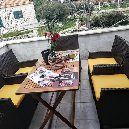 Apartment Lovely Sumartin